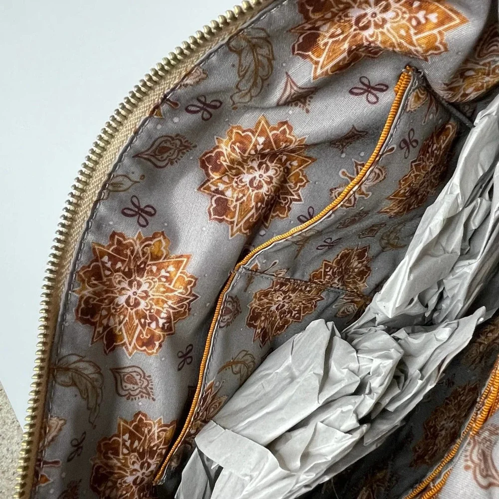 NWT Hobo International Leather Stark Vintage Crossbody Bag Parchment Cream - Picture 7 of 8